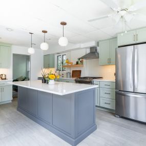 Adding color to your kitchen cabinets can give the room an eye-catching look, while adding contrast to a neutral kitchen. Depending on the color you choose, you can create a look that is either modern, contemporary, fun and playful, or traditional.