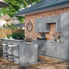 Warm weather is finally here! Time to spend it outside—hopefully in your brand new Outdoor Kitchen! Need ideas? Check this pic for fresh inspiration!