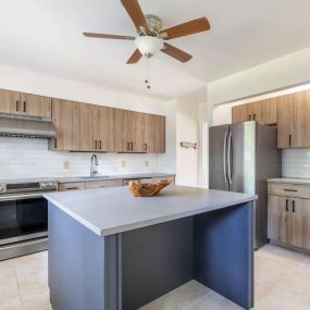 Did you know that some small tweaks can completely change the look of your kitchen? For this client, after refacing their cabinets, their kitchen had a brand new look!