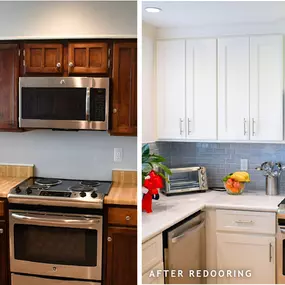 What is Cabinet Redooring? Cabinet redooring simply means we replace your doors and drawer fronts with new ones in your choice of style that are color-matched to blend with your existing cabinet boxes. We replace your hinges and offer a wide variety of new pulls and knobs to complete the new look. I