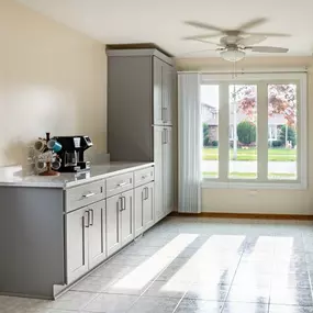 Grey is an incredibly popular trend when it comes to kitchen design, and we can certainly see why! Grey can work for both modern and traditional designs, making it especially beneficial to obtain grey colored cabinets if you think you might change your mind about the design later on. #kitchendesign