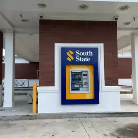 349 W Oak St ATM Picture