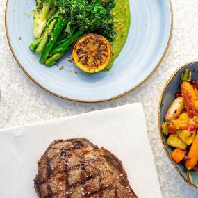 steak and broccolini