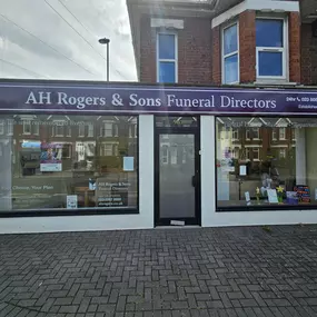 Bild von A H Rogers & Sons Funeral Directors