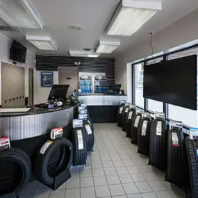 Tire Discounters on 1931 Church Street in Nashville