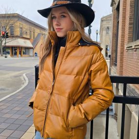 ???? UBER BUTTERY SOFT GENUINE LEATHER JACKET ????
You will be complimented everywhere you go in this beauty featuring an awesome honey hue color. Stay layered in style from the ranch and beyond in this leather jacket featuring a detachable hood, zipper side pockets, and leather zipper pull!