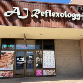 Our traditional full body massage in Gilbert, AZ
includes a combination of different massage therapies like 
Swedish Massage, Deep Tissue, Acupressure & Reflexology
at reasonable prices.