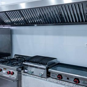 maquinaria_hosteleria_cocinas_industriales_campanas_extractoras_industriales_cocina_Frisam_Toledo.jpg