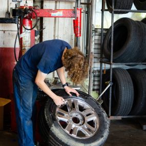 Bild von Matlock Tire Service & Auto Repair of Lenoir City