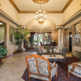 Resident Lounge at Dartmouth Tower at Shaw