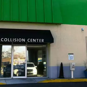 Bild von Lindsay Collision Center Wheaton