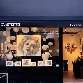 Carré d’artistes est un réseau de plus de 30 galeries d’art en France et à l’international ainsi qu’une galerie en ligne. Venez admirer les œuvres de nos artistes dans la galerie la plus proche de chez vous.