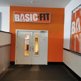 Basic-Fit Den Haag Zuiderpark - ingang