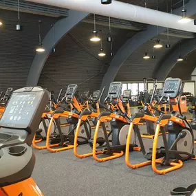 Basic-Fit Heerlen Ten Esschen 24/7 - cardio