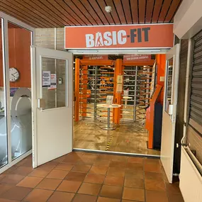 Basic-Fit Den Haag Noordweg - ingang