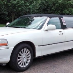 Lincoln Town Car suitable for 12 passengers