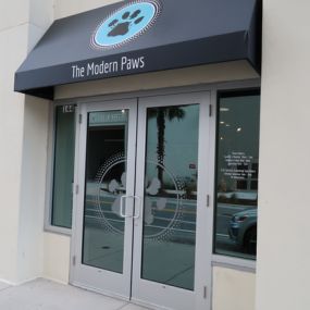 Do you need someone to deliver pet products at your doorsteps? The Modern Paws is a local store-to-door delivery service in Florida to fulfill all of your companion animal’s needs.