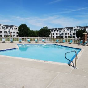 Windmill Lakes Apartments Pool