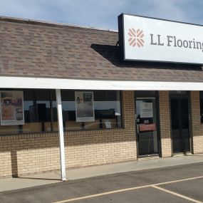 LL Flooring #1127 Longmont | 633 Frontage Road | Storefront
