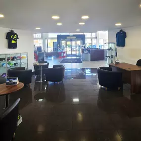Stratstone Mercedes-Benz of Giffnock Dealership Interior Waiting Room