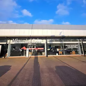 Stratstone Mercedes-Benz of Giffnock Dealership Exterior Front