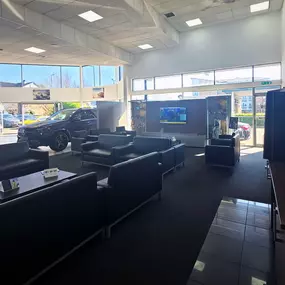 Stratstone Mercedes-Benz of Giffnock Dealership Interior Showroom Waiting Area