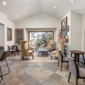 Clubhouse with multiple seating areas and space to work at Camden Cedar Hills