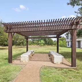 Courtyard pergola at Camden Cedar Hills apartments in Austin, TX