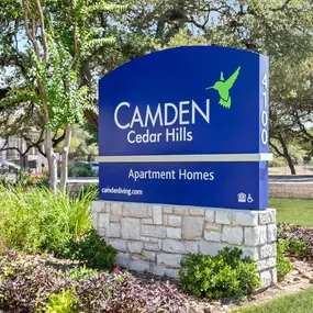 Front entry sign at Camden Cedar Hills