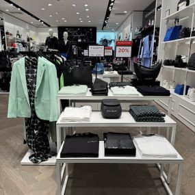 Bild von KARL LAGERFELD Outlet