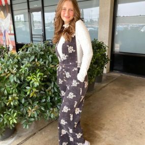 We’re loving layered looks for fall ???????? Visit us in store this week from 10-5 to shop this adorable jumpsuit & more!
#shopbarrons #fallfashion #boutique #newarrivals #shoplocal #shopsmall #boutiqueshopping