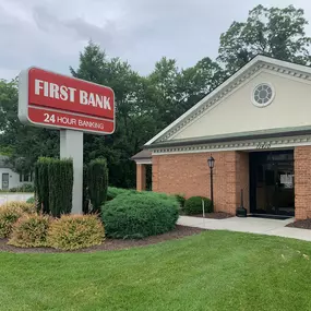 Come visit the First Bank Archdale branch on Main Street. Your local team will provide expert financial advice, flexible rates, business solutions, and convenient mobile options.