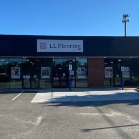 LL Flooring #1013 Richmond | 8818 West Broad Street | Storefront