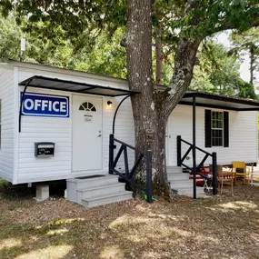 Cap'n Tom's Storage is located just north of Conroe and a quarter-mile from Lake Conroe in a picturesque, wooded setting. Storing your boat near the lake means you’ll have more time to spend on the water.