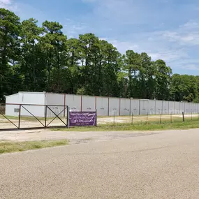 Cap'n Tom's Storage keeps the security of our customers and their belongings top of mind. Our facility is fully fenced and gated and is equipped with extensive 24/7 video recording cameras and top-of-the-line lighting throughout the property for added security.