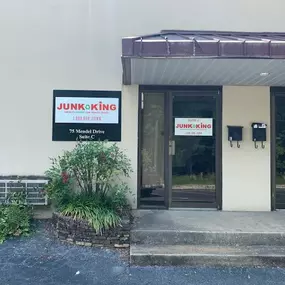 Junk King Atlanta South office exterior