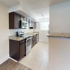 Tysons Glen Apartments & Townhomes Kitchen