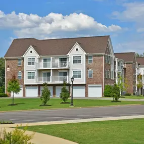 Apartments with Attached Garage