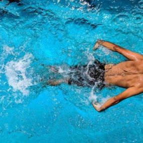 Swimmers Shoulder, Strengthening and Stretching: What are the symptoms, how to treat and prevention