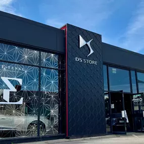 Evans Halshaw DS Salon Cardiff Dealership Exterior