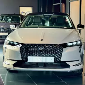 DS 4 Inside Evans Halshaw DS Salon Cardiff Dealership