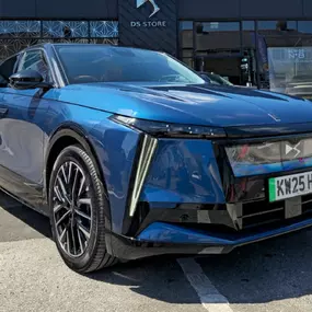 DS No8 Outside Evans Halshaw DS Salon Cardiff