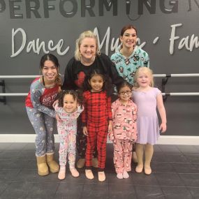 Early Childhood Classes, Tap, Jazz, Hip-Hop, Folkorico, Ballet
Private Lessons, Voice Lessons