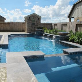 Magnolia TX custom pool, spa, and waterfall