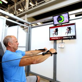 Man exercising in Kube