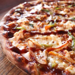 Back yard BBQ pizza, your choice - chicken or pulled pork