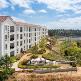 Camden Hillcrest Apartments San Diego CA landscaped walkways