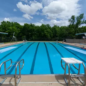 Have some summer fun with the family and beat the heat at our outdoor aquatic center. As a RiverChase member, or even a daily visitor, come enjoy our water slides, water play area, lap lanes, and other great amenities!