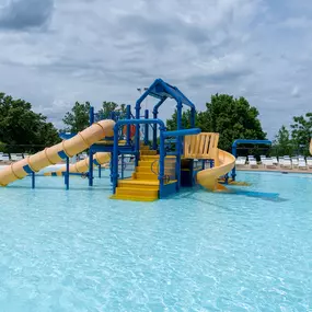 Have some summer fun with the family and beat the heat at our outdoor aquatic center. As a RiverChase member, or even a daily visitor, come enjoy our water slides, water play area, lap lanes, and other great amenities!