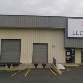 L Flooring #1068 Albuquerque | 5300 Pan American Fwy NE | Storefront